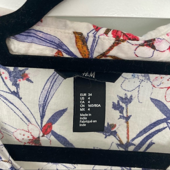 H&M floral button down shirt 4 - Picture 3 of 5